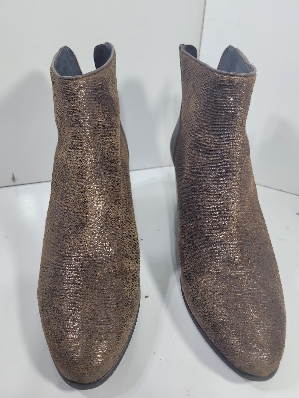 Vaneli Kadar Bronze Metallic Leather Ankle Boots Booties Back Zip Size 9 N